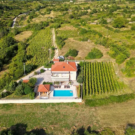 In With House A Panoramic View Holiday home *