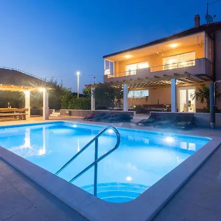 In With House A Panoramic View Holiday home