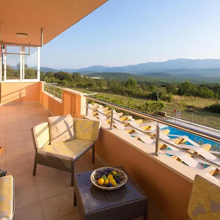 Stunning In Semesterbostad *