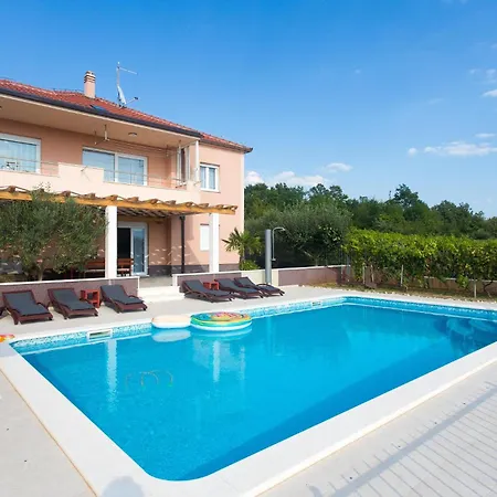 Semesterbostad Stunning In *